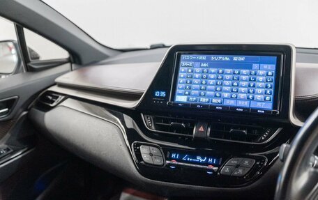 Toyota C-HR I рестайлинг, 2018 год, 1 900 000 рублей, 12 фотография