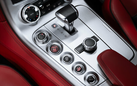 Mercedes-Benz SLS AMG, 2010 год, 31 000 000 рублей, 17 фотография