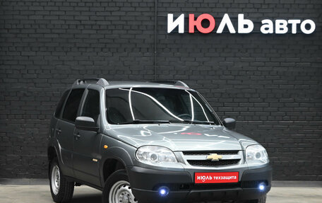 Chevrolet Niva I рестайлинг, 2017 год, 820 000 рублей, 3 фотография