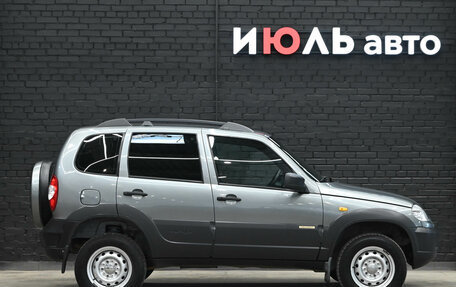 Chevrolet Niva I рестайлинг, 2017 год, 820 000 рублей, 9 фотография