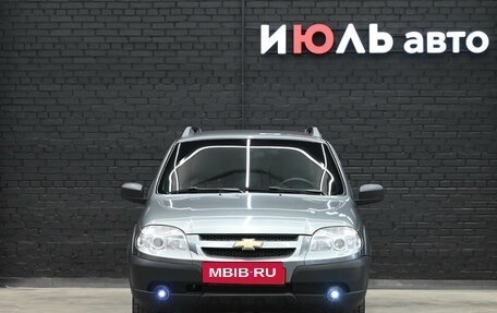 Chevrolet Niva I рестайлинг, 2017 год, 820 000 рублей, 2 фотография