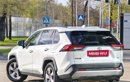 Toyota RAV4, 2020 год, 2 990 000 рублей, 2 фотография