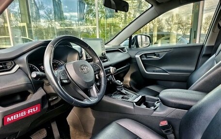 Toyota RAV4, 2020 год, 2 990 000 рублей, 9 фотография