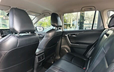 Toyota RAV4, 2020 год, 2 990 000 рублей, 19 фотография