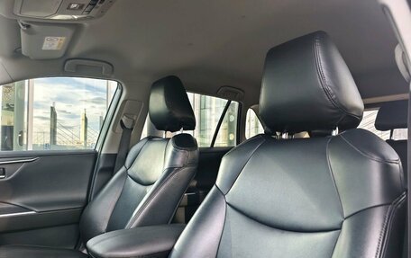 Toyota RAV4, 2020 год, 2 990 000 рублей, 16 фотография