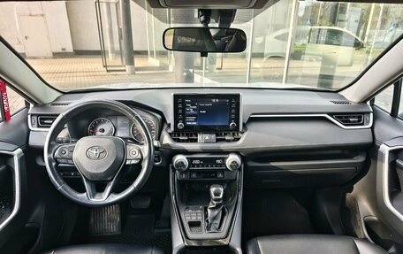 Toyota RAV4, 2020 год, 2 990 000 рублей, 15 фотография