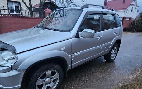 Chevrolet Niva I рестайлинг, 2011 год, 352 000 рублей, 2 фотография