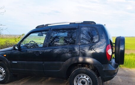 Chevrolet Niva I рестайлинг, 2010 год, 450 000 рублей, 4 фотография