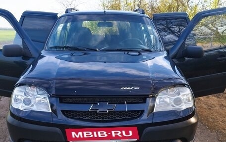 Chevrolet Niva I рестайлинг, 2010 год, 450 000 рублей, 21 фотография