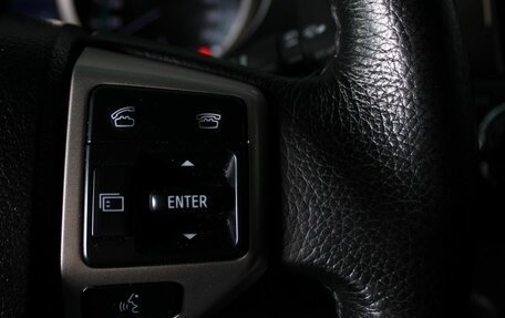 Toyota Land Cruiser Prado 150 рестайлинг 2, 2013 год, 3 070 000 рублей, 15 фотография