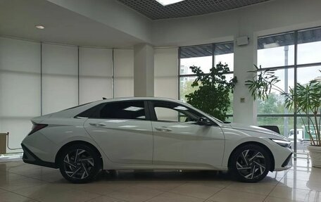 Hyundai Elantra, 2024 год, 2 165 000 рублей, 4 фотография