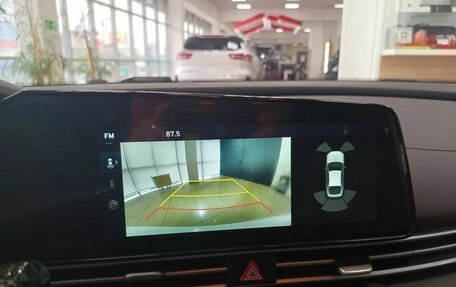 Hyundai Elantra, 2024 год, 2 165 000 рублей, 12 фотография