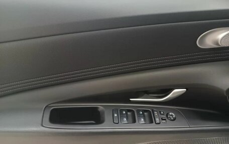 Hyundai Elantra, 2024 год, 2 165 000 рублей, 16 фотография