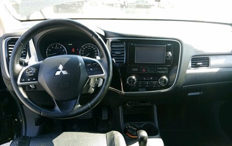 Mitsubishi Outlander III рестайлинг 3, 2013 год, 1 400 000 рублей, 5 фотография