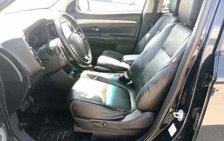 Mitsubishi Outlander III рестайлинг 3, 2013 год, 1 400 000 рублей, 6 фотография