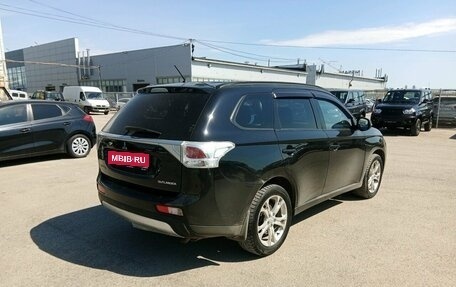 Mitsubishi Outlander III рестайлинг 3, 2013 год, 1 400 000 рублей, 2 фотография