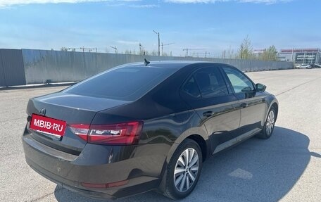 Skoda Superb III рестайлинг, 2016 год, 1 692 000 рублей, 2 фотография