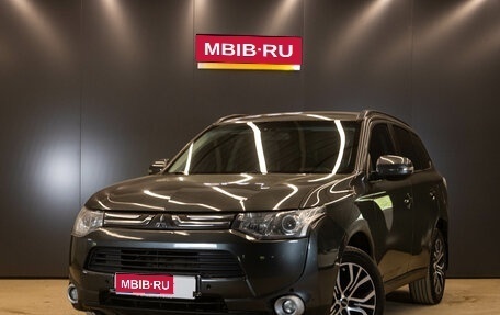 Mitsubishi Outlander III рестайлинг 3, 2013 год, 1 279 000 рублей, 1 фотография