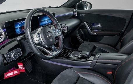 Mercedes-Benz CLA, 2019 год, 2 400 000 рублей, 8 фотография
