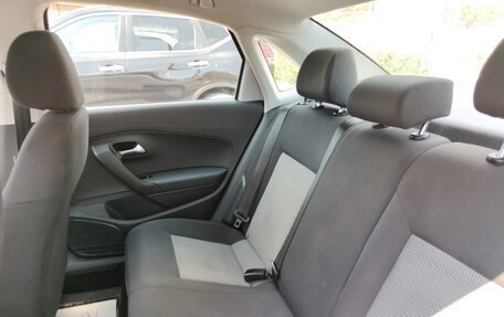 Volkswagen Polo VI (EU Market), 2012 год, 800 000 рублей, 10 фотография