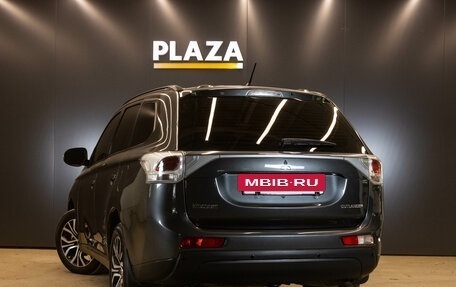 Mitsubishi Outlander III рестайлинг 3, 2013 год, 1 279 000 рублей, 3 фотография