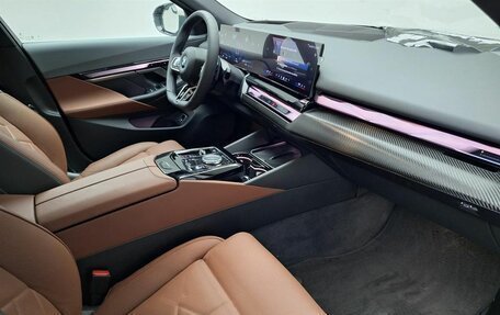 BMW 5 серия, 2025 год, 9 555 000 рублей, 6 фотография