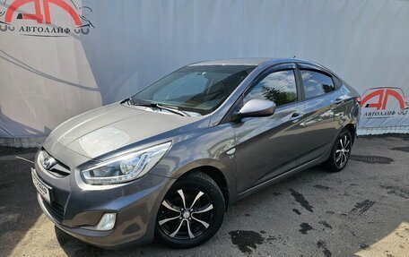 Hyundai Solaris II рестайлинг, 2013 год, 829 000 рублей, 2 фотография