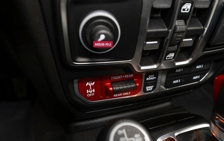 Jeep Wrangler, 2021 год, 6 600 000 рублей, 25 фотография