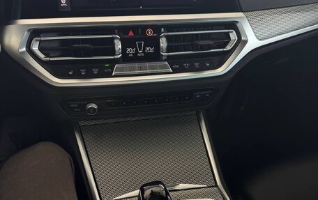 BMW 3 серия, 2021 год, 4 400 000 рублей, 24 фотография