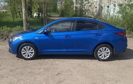 Hyundai Solaris II рестайлинг, 2017 год, 1 300 000 рублей, 3 фотография