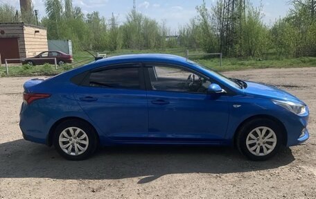 Hyundai Solaris II рестайлинг, 2017 год, 1 300 000 рублей, 2 фотография