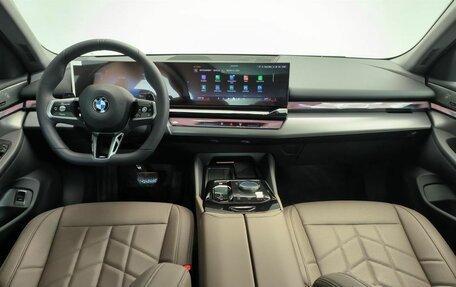 BMW 5 серия, 2025 год, 8 930 000 рублей, 7 фотография
