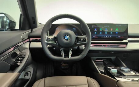 BMW 5 серия, 2025 год, 8 930 000 рублей, 14 фотография