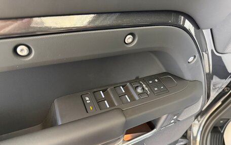 Land Rover Defender II, 2024 год, 10 999 000 рублей, 9 фотография