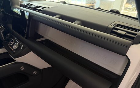Land Rover Defender II, 2024 год, 10 999 000 рублей, 19 фотография