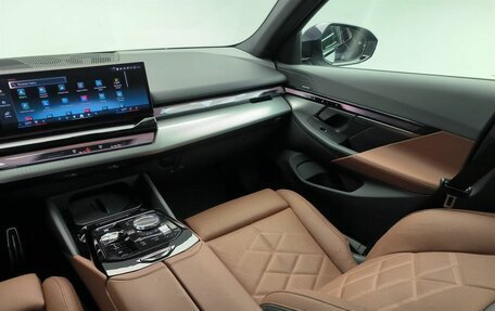 BMW 5 серия, 2025 год, 8 820 000 рублей, 14 фотография