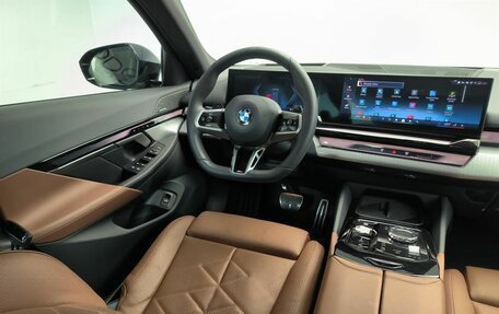 BMW 5 серия, 2025 год, 8 820 000 рублей, 13 фотография