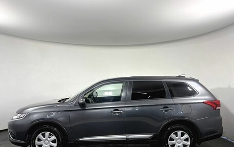 Mitsubishi Outlander III рестайлинг 3, 2020 год, 1 900 000 рублей, 8 фотография
