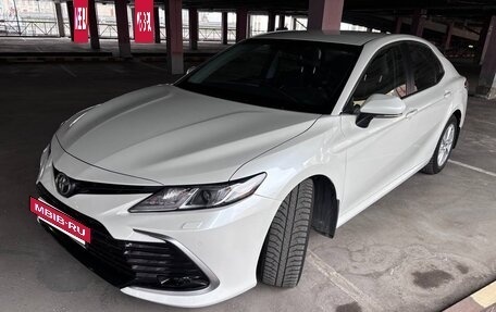 Toyota Camry, 2021 год, 3 200 000 рублей, 4 фотография