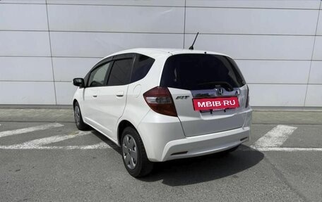 Honda Fit III, 2012 год, 980 000 рублей, 9 фотография