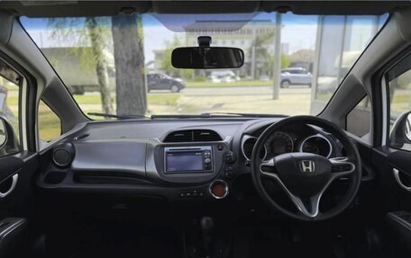 Honda Fit III, 2012 год, 980 000 рублей, 19 фотография
