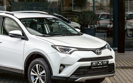 Toyota RAV4, 2019 год, 2 335 000 рублей, 9 фотография