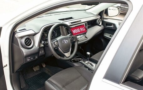 Toyota RAV4, 2019 год, 2 335 000 рублей, 14 фотография