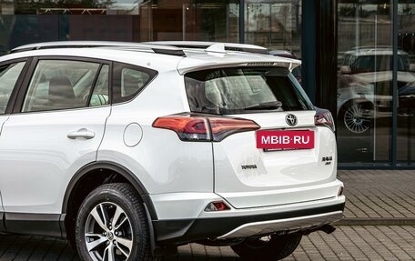 Toyota RAV4, 2019 год, 2 335 000 рублей, 10 фотография