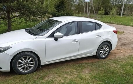 Mazda 3, 2015 год, 1 200 000 рублей, 2 фотография