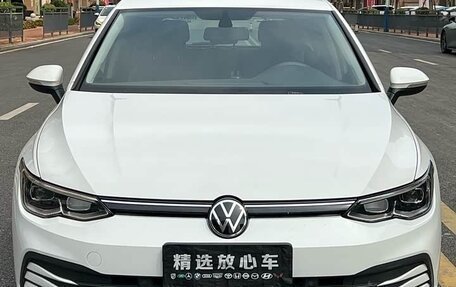 Volkswagen Golf VIII, 2023 год, 1 383 000 рублей, 2 фотография