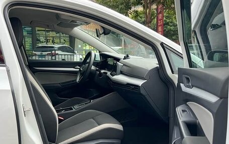 Volkswagen Golf VIII, 2023 год, 1 383 000 рублей, 13 фотография