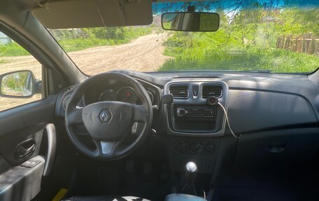 Renault Logan II, 2018 год, 365 000 рублей, 5 фотография