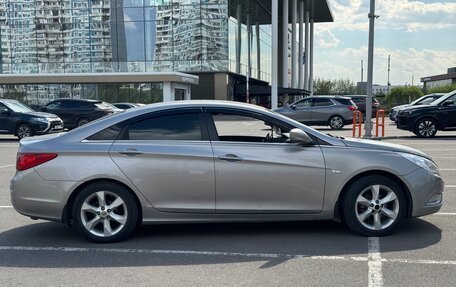 Hyundai Sonata VI, 2011 год, 1 000 000 рублей, 4 фотография