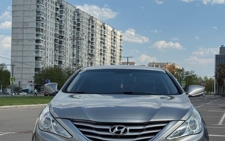 Hyundai Sonata VI, 2011 год, 1 000 000 рублей, 2 фотография
